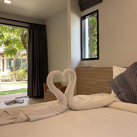 Chez Nous Boutique Resort Haad Chao Samran Bagian luar foto