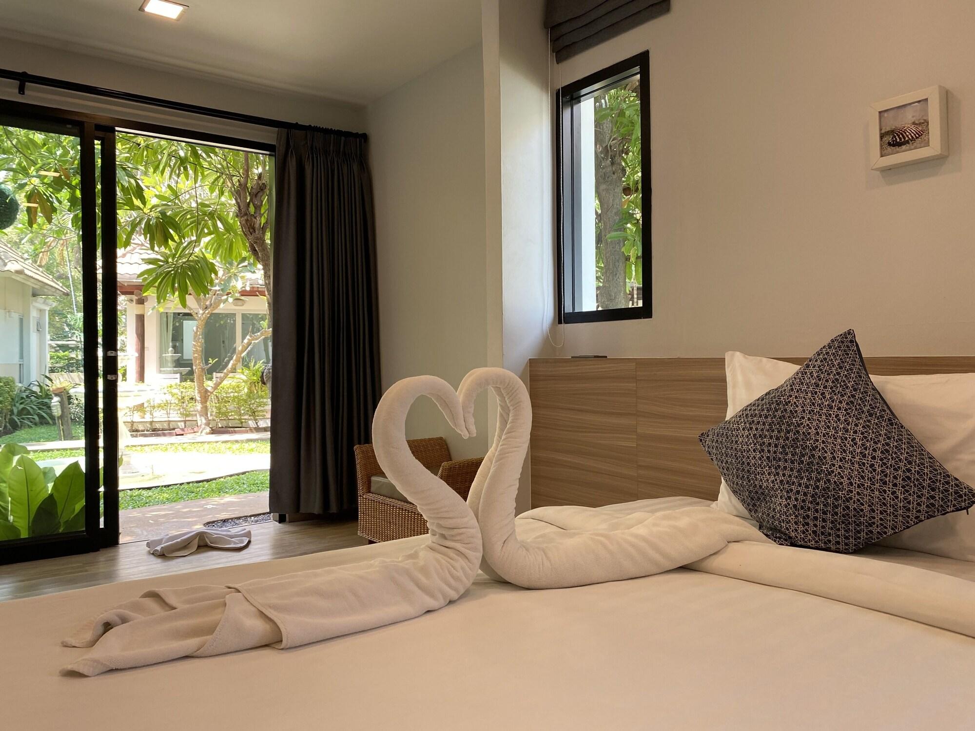 Chez Nous Boutique Resort Haad Chao Samran Bagian luar foto