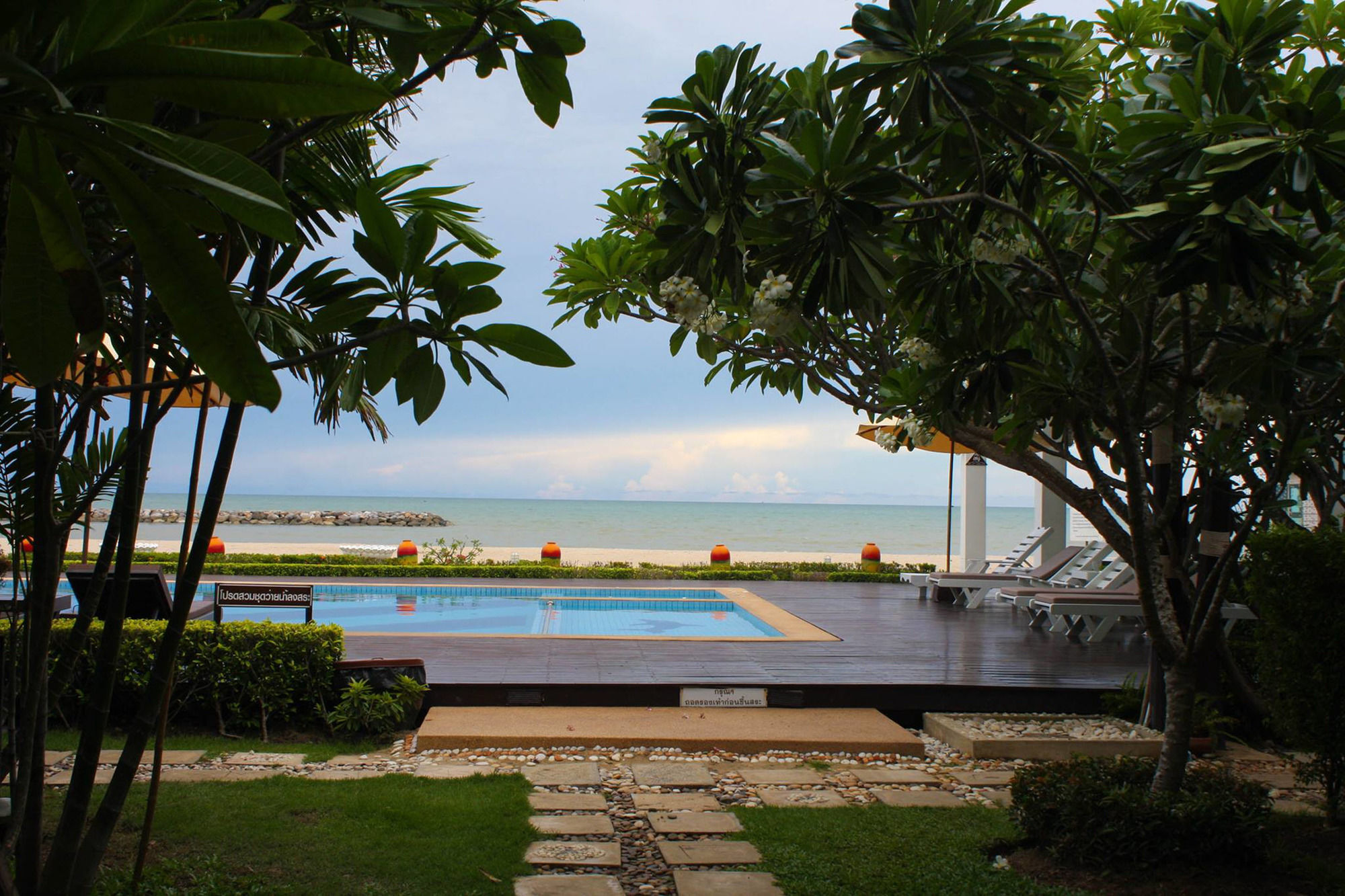 Chez Nous Boutique Resort Haad Chao Samran Bagian luar foto