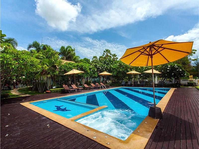 Chez Nous Boutique Resort Haad Chao Samran Bagian luar foto