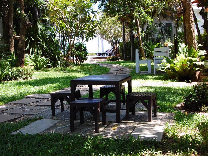 Chez Nous Boutique Resort Haad Chao Samran Bagian luar foto