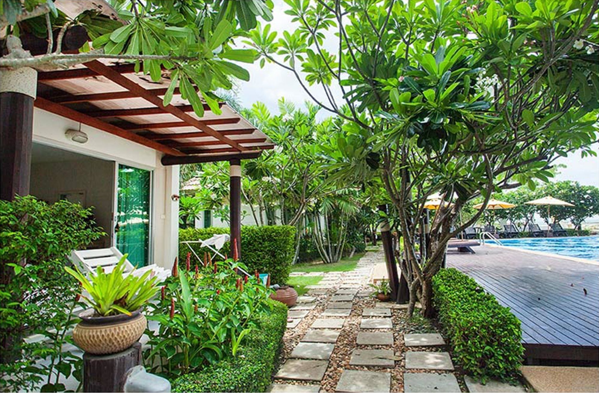Chez Nous Boutique Resort Haad Chao Samran Bagian luar foto